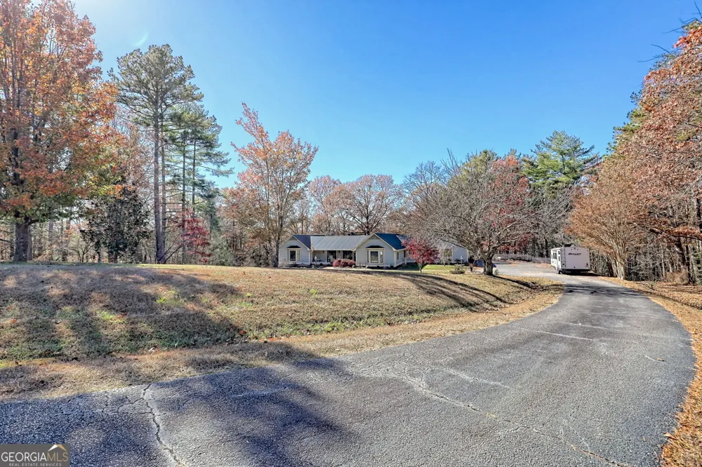 428 Orchard View LN Lakemont, GA 30552