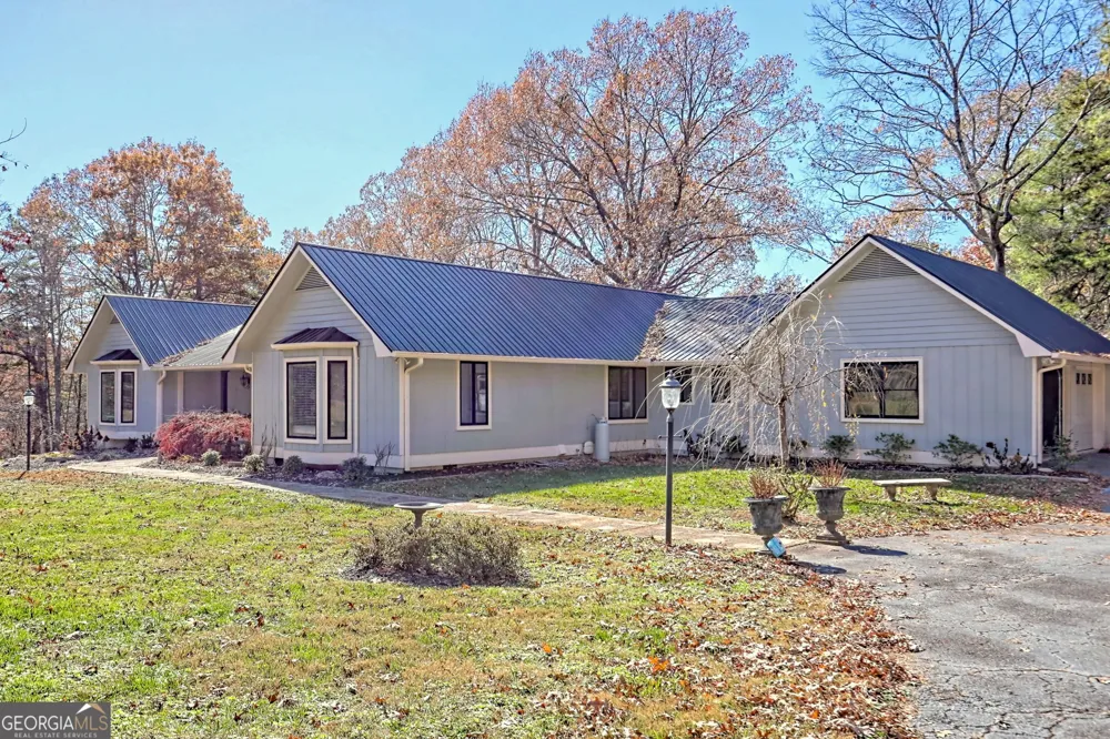 428 Orchard View LN Lakemont, GA 30552