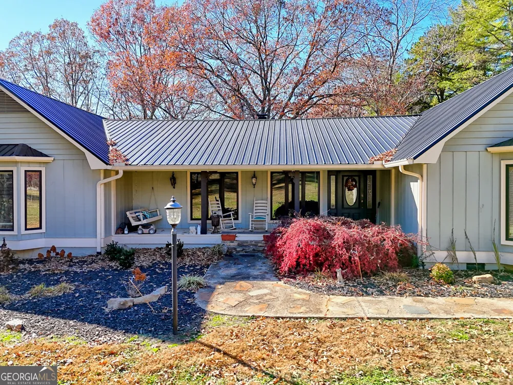 428 Orchard View LN Lakemont, GA 30552