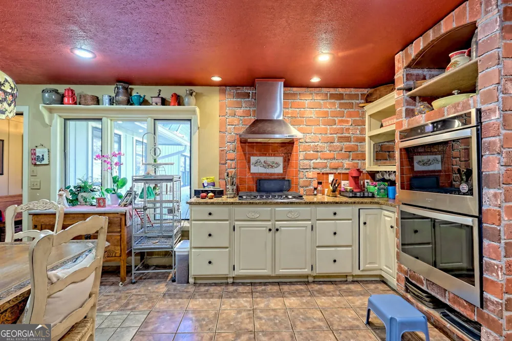 428 Orchard View LN Lakemont, GA 30552