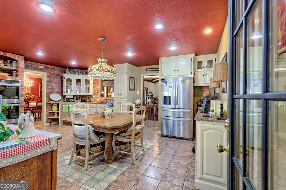 428 Orchard View LN Lakemont, GA 30552