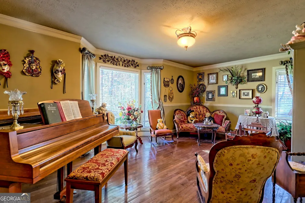 428 Orchard View LN Lakemont, GA 30552