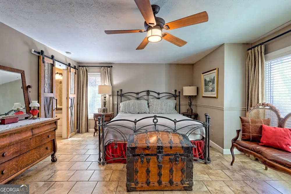 428 Orchard View LN Lakemont, GA 30552