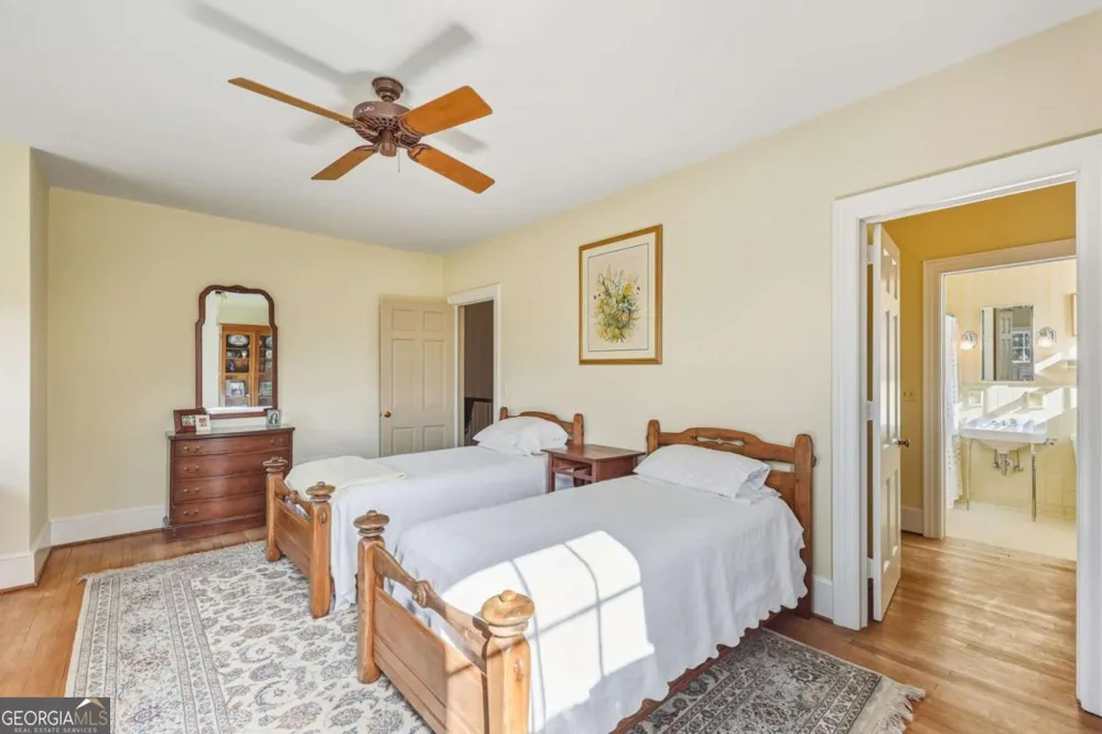 1606 Riverside DR Gainesville, GA 30501