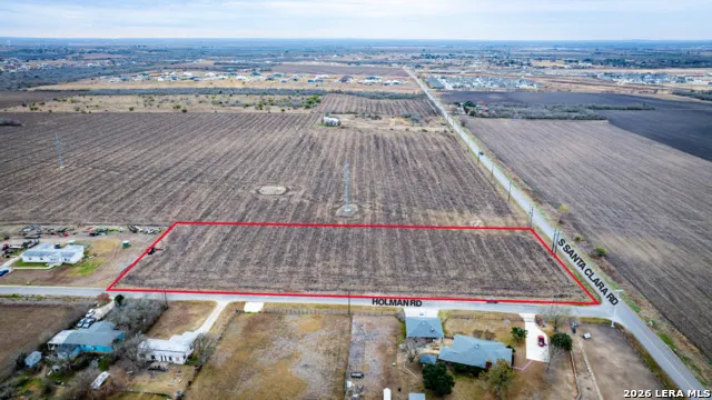 775 Holman Rd Marion, TX 78124