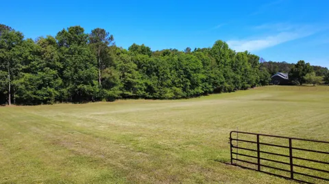 1137 Hwy 220 E