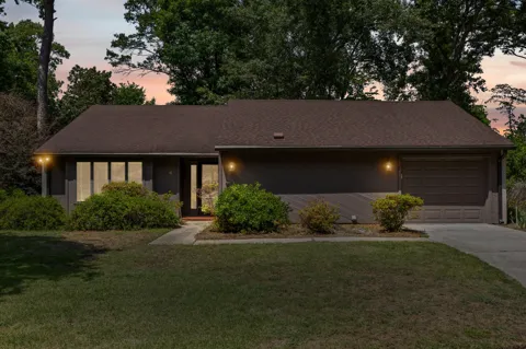 4 E Birkdale Court