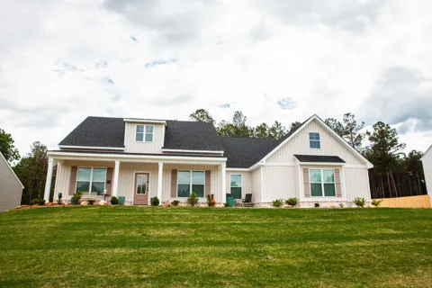124 Willow Oak Circle