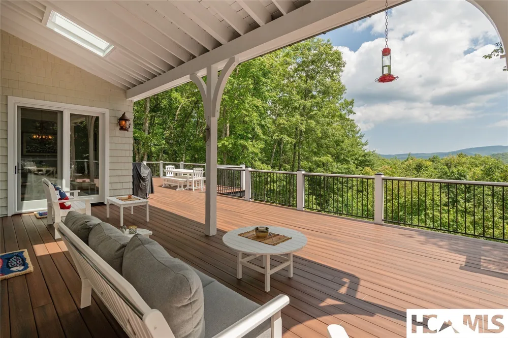74 Wildberry Lane Cullowhee, NC 28723