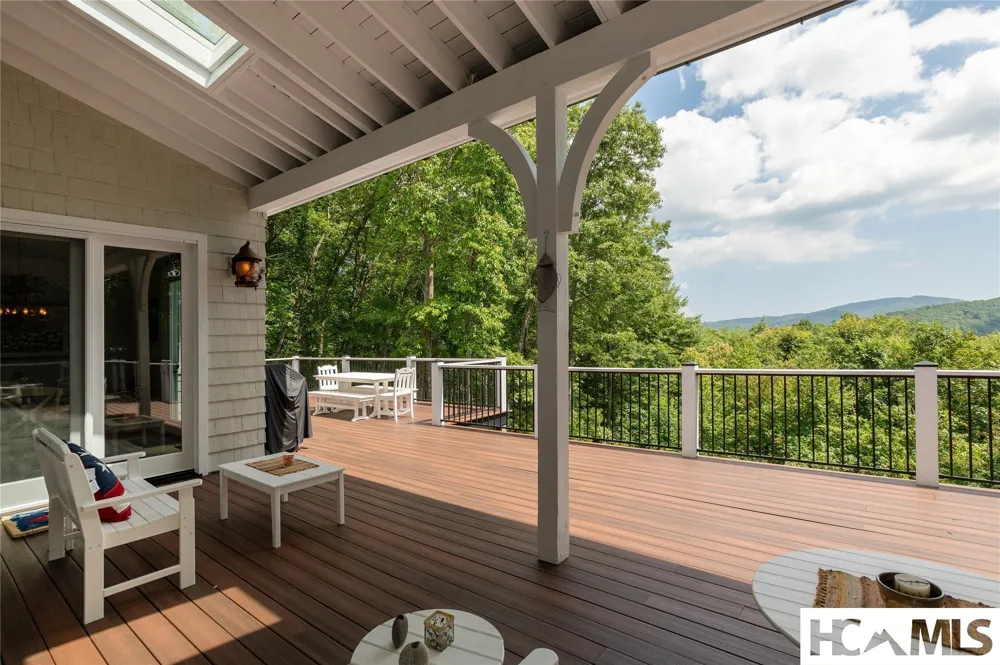74 Wildberry Lane Cullowhee, NC 28723