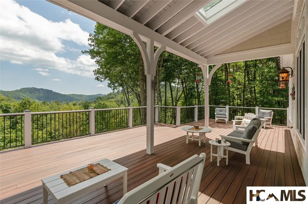74 Wildberry Lane Cullowhee, NC 28723