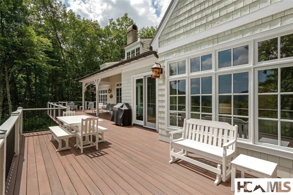 74 Wildberry Lane Cullowhee, NC 28723
