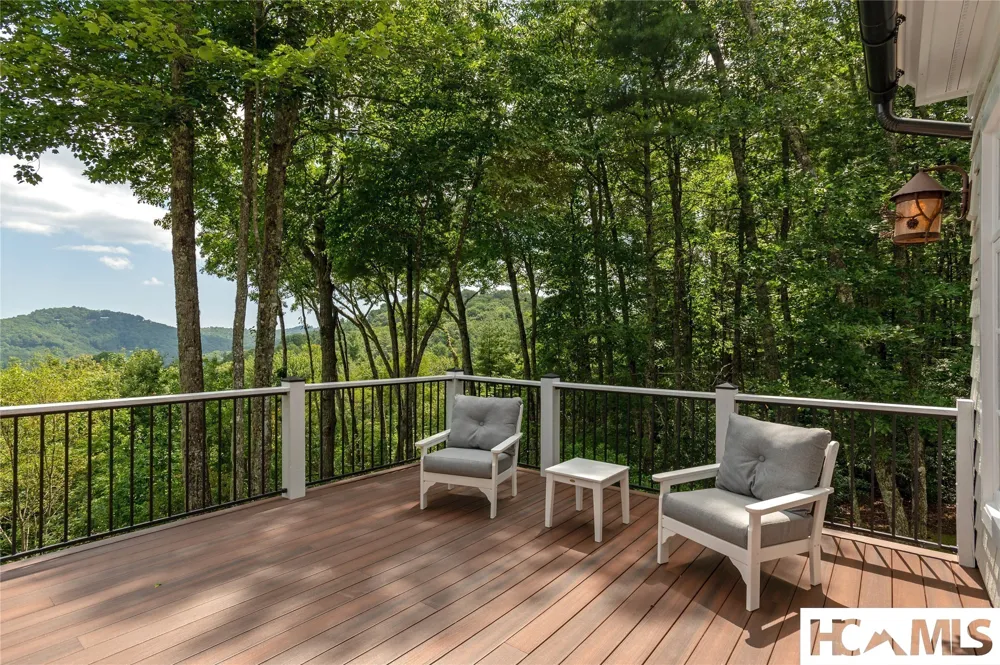 74 Wildberry Lane Cullowhee, NC 28723