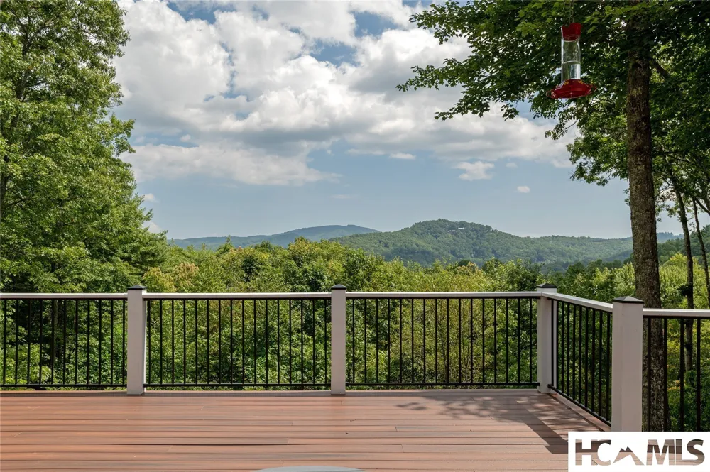 74 Wildberry Lane Cullowhee, NC 28723
