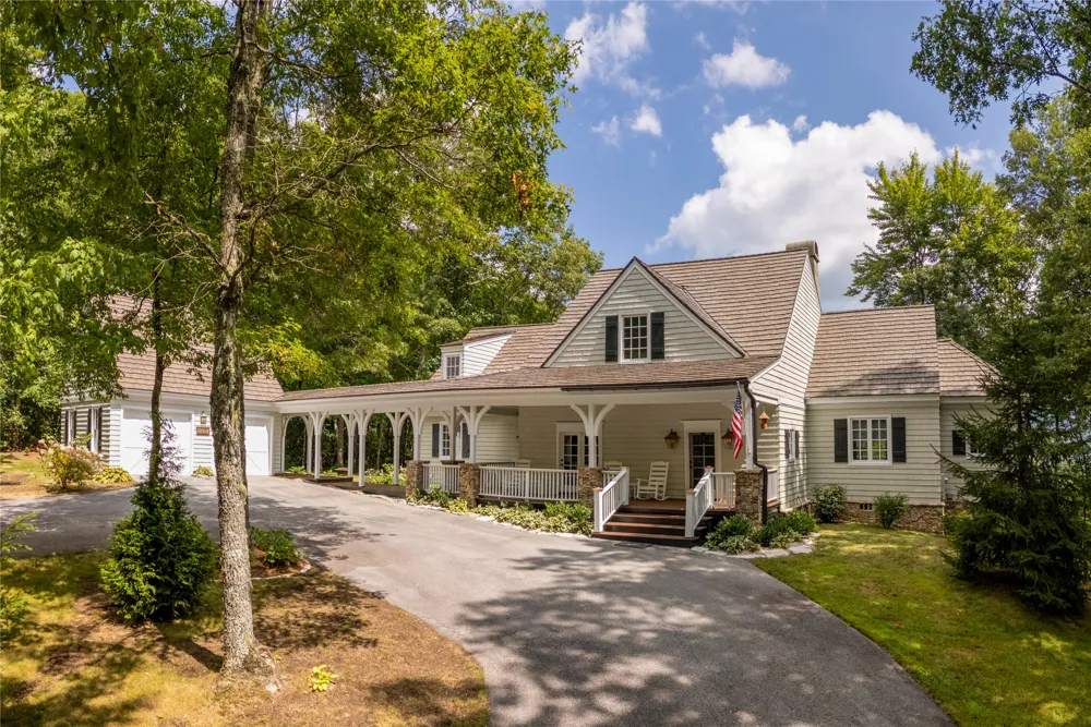 74 Wildberry Lane Cullowhee, NC 28723