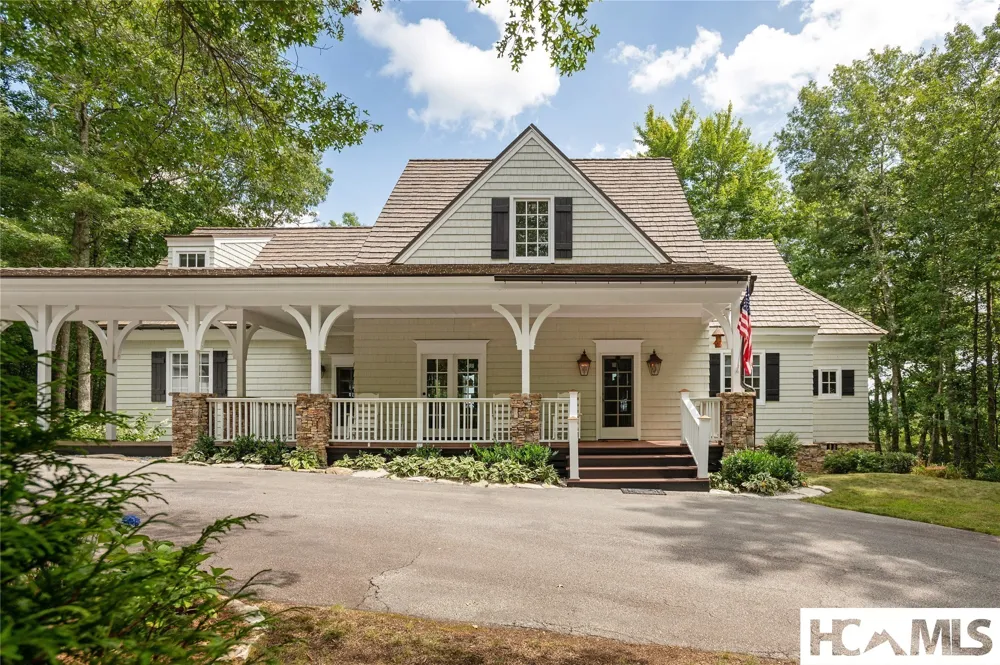 74 Wildberry Lane Cullowhee, NC 28723