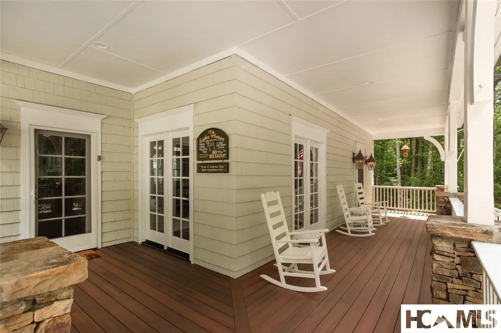 74 Wildberry Lane Cullowhee, NC 28723