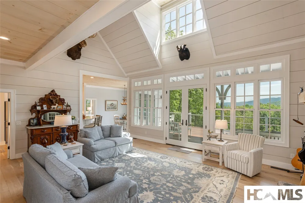 74 Wildberry Lane Cullowhee, NC 28723