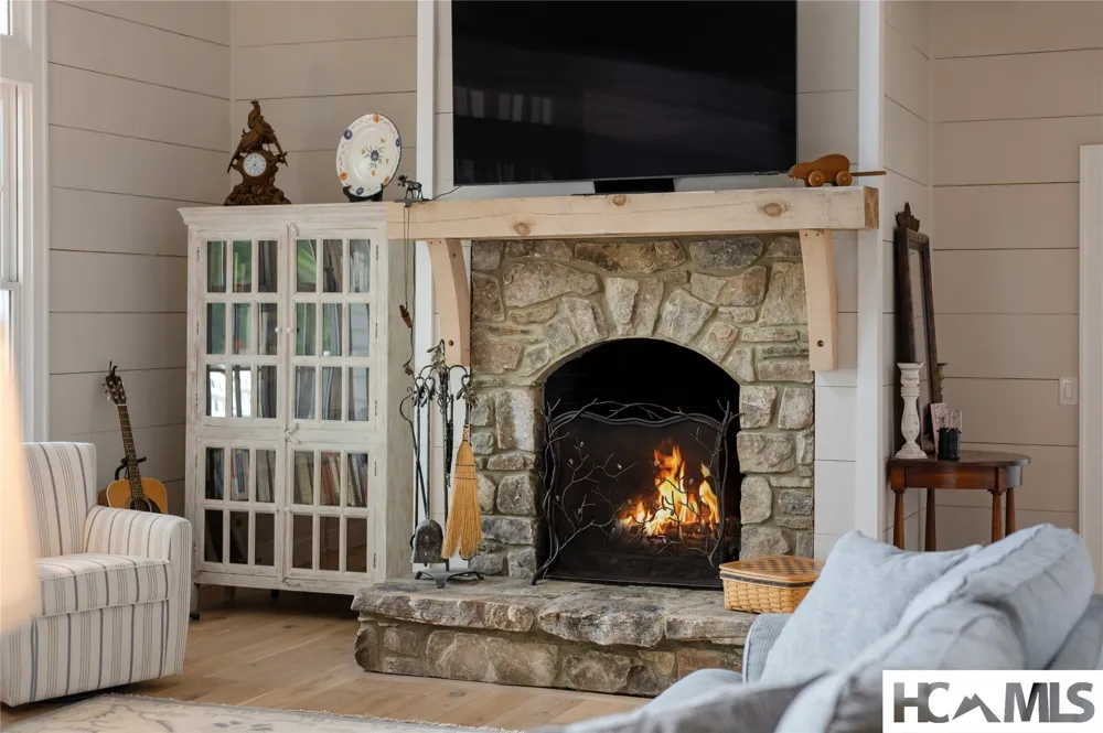74 Wildberry Lane Cullowhee, NC 28723