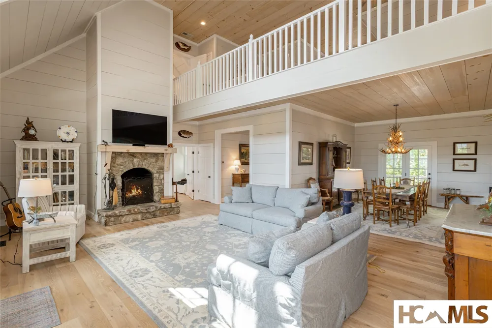 74 Wildberry Lane Cullowhee, NC 28723