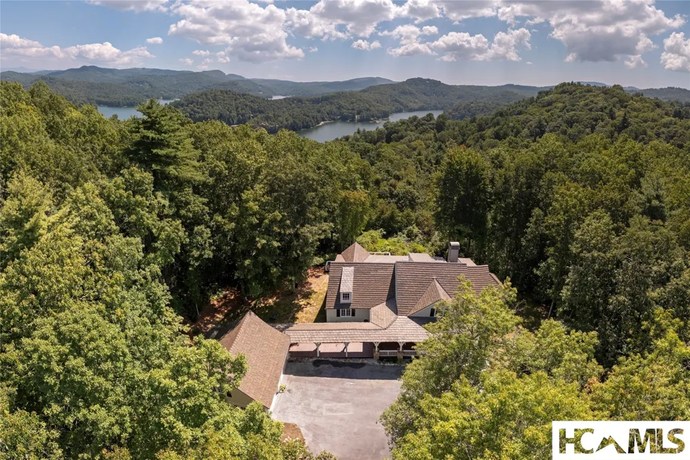 74 Wildberry Lane Cullowhee, NC 28723