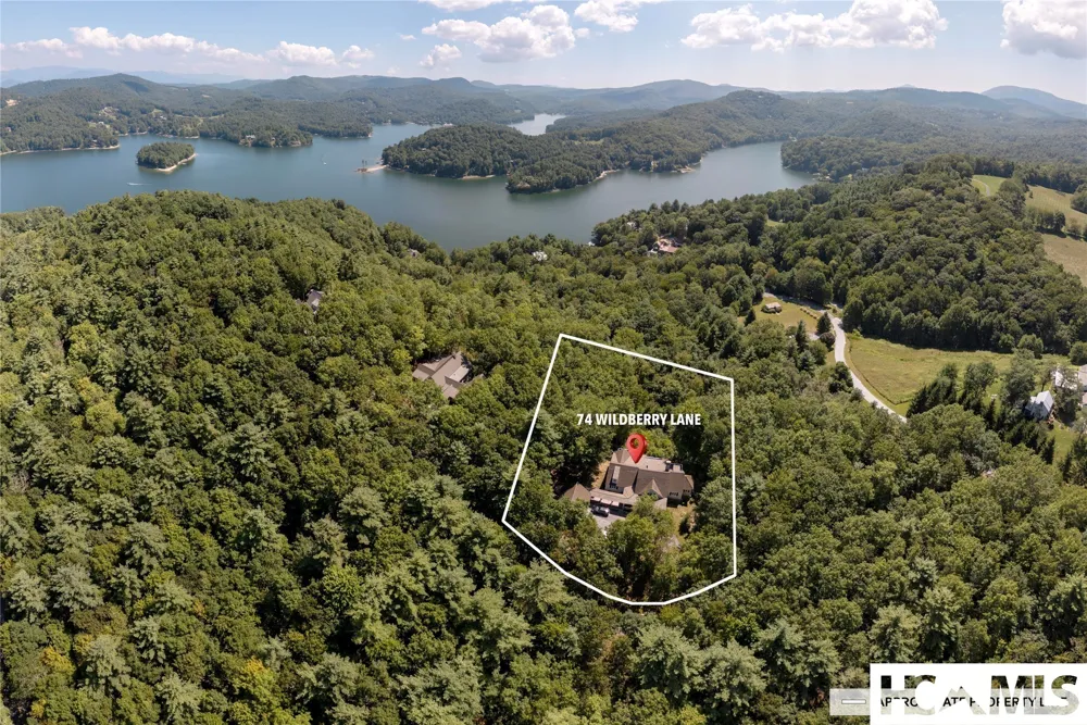 74 Wildberry Lane Cullowhee, NC 28723
