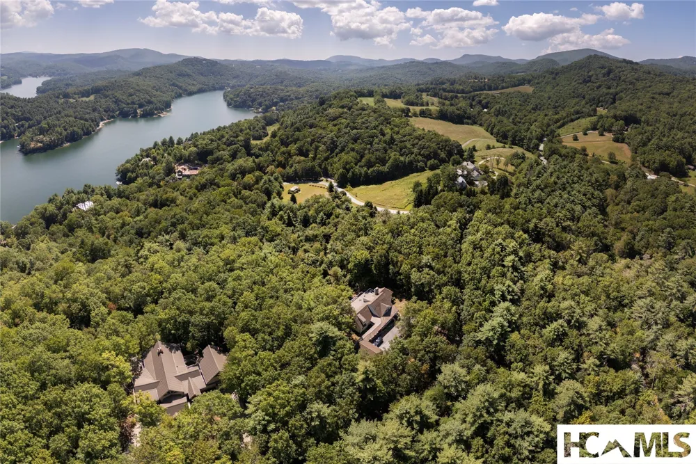 74 Wildberry Lane Cullowhee, NC 28723