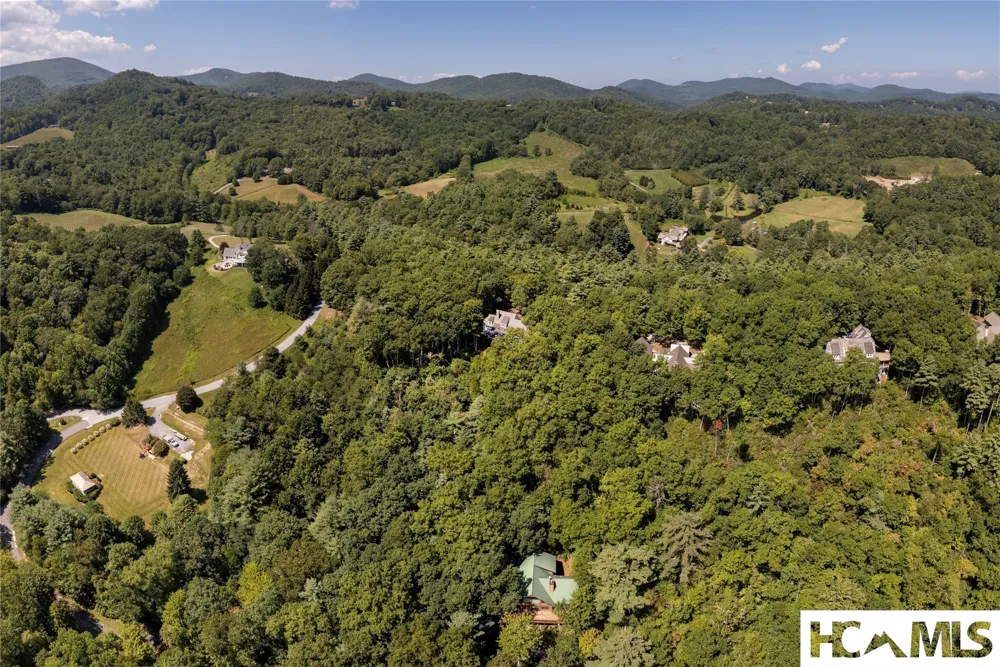 74 Wildberry Lane Cullowhee, NC 28723