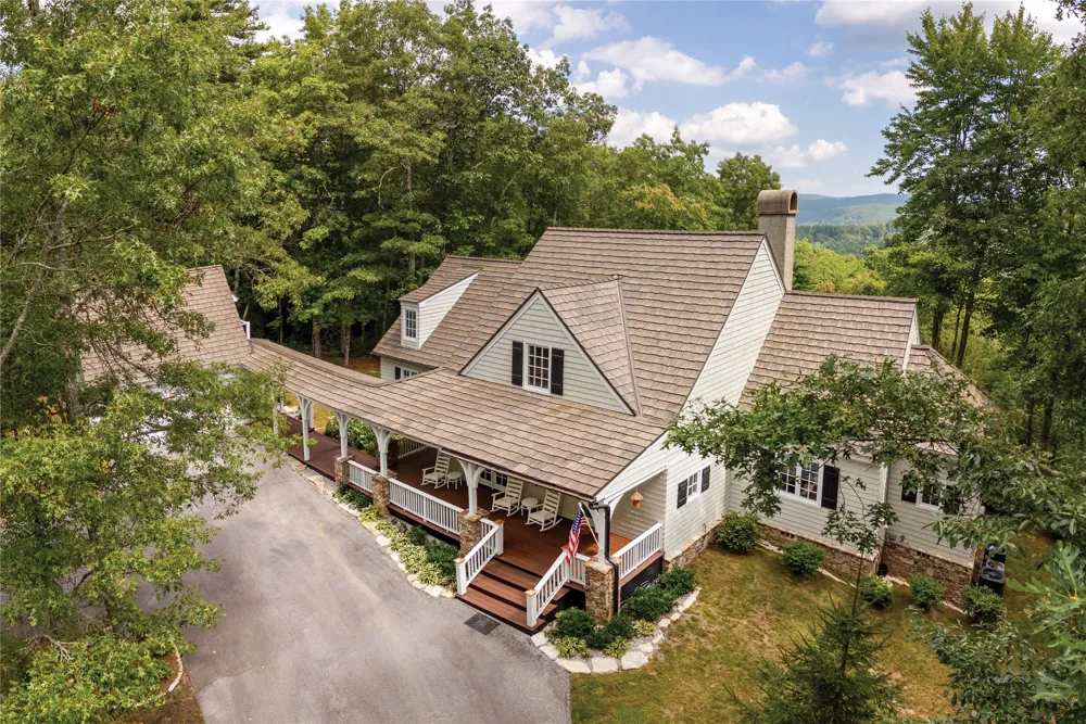 74 Wildberry Lane Cullowhee, NC 28723