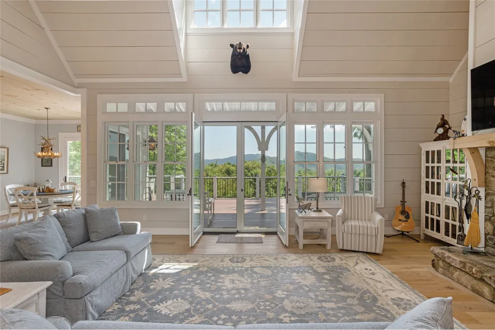 74 Wildberry Lane Cullowhee, NC 28723