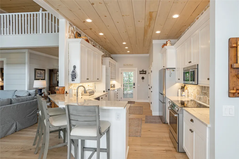 74 Wildberry Lane Cullowhee, NC 28723