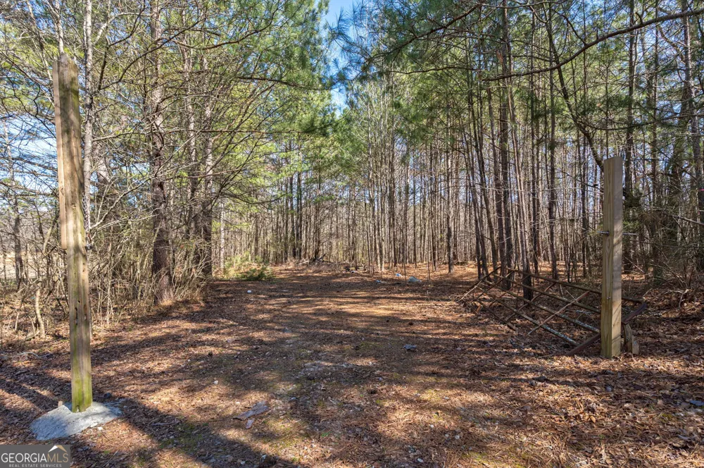202 Kent Rock RD Loganville, GA 30052