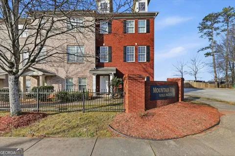 4941 Mountainside TRL