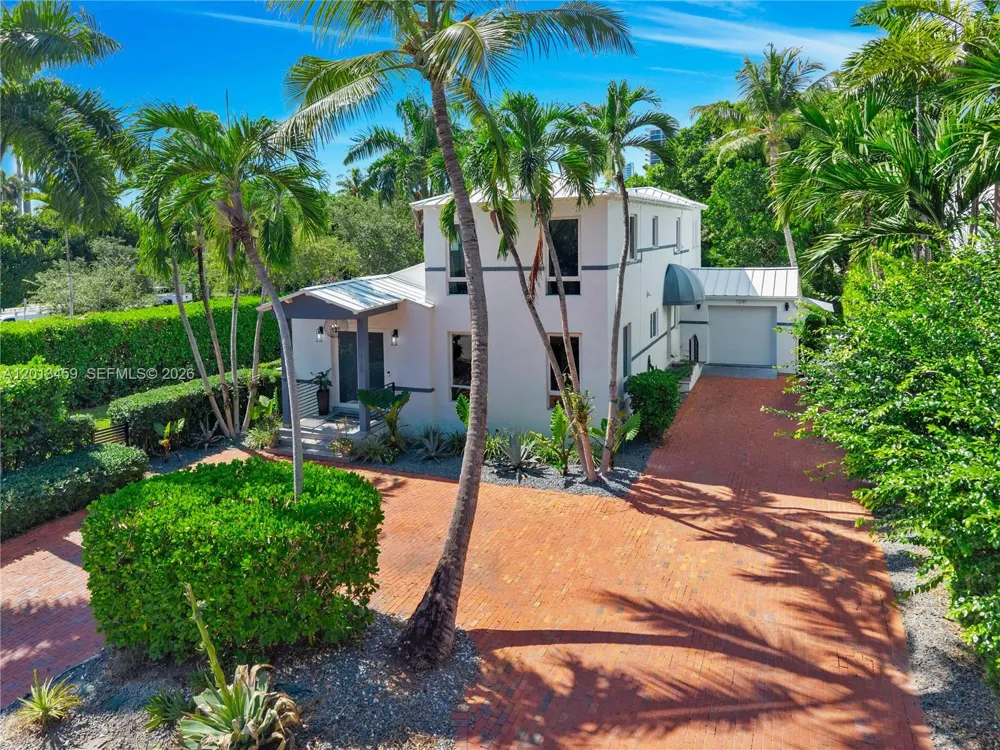 1281 S Venetian Way Miami, FL 33139