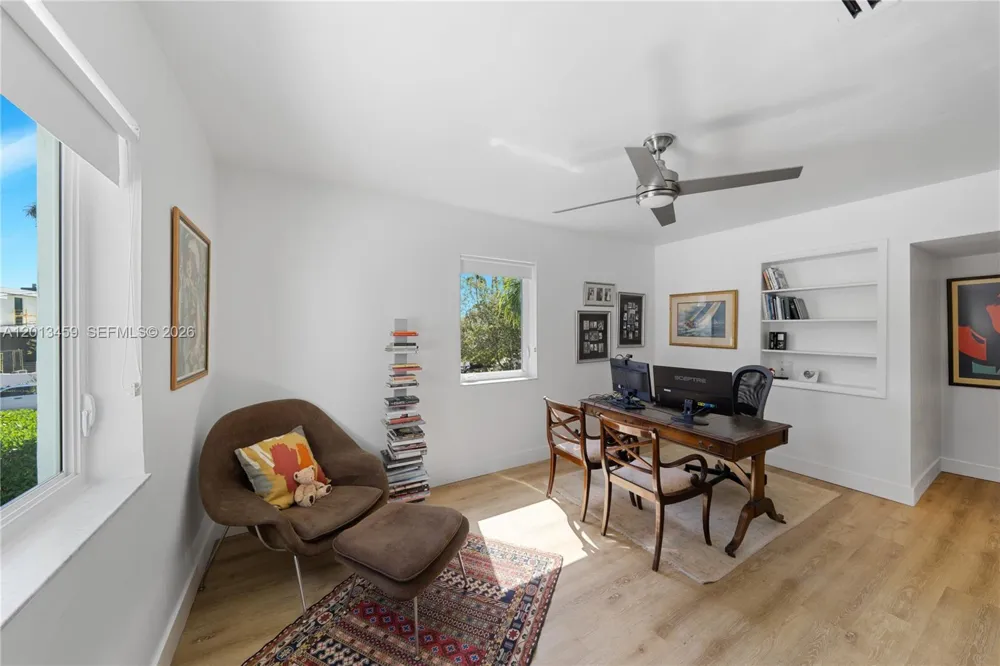 1281 S Venetian Way Miami, FL 33139