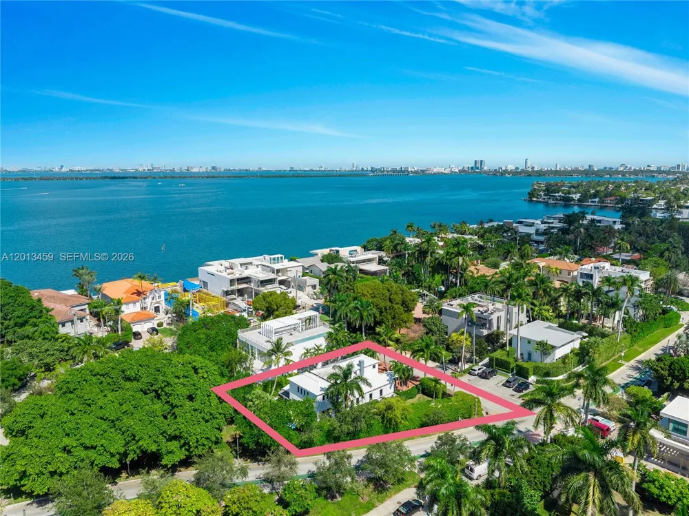 1281 S Venetian Way Miami, FL 33139