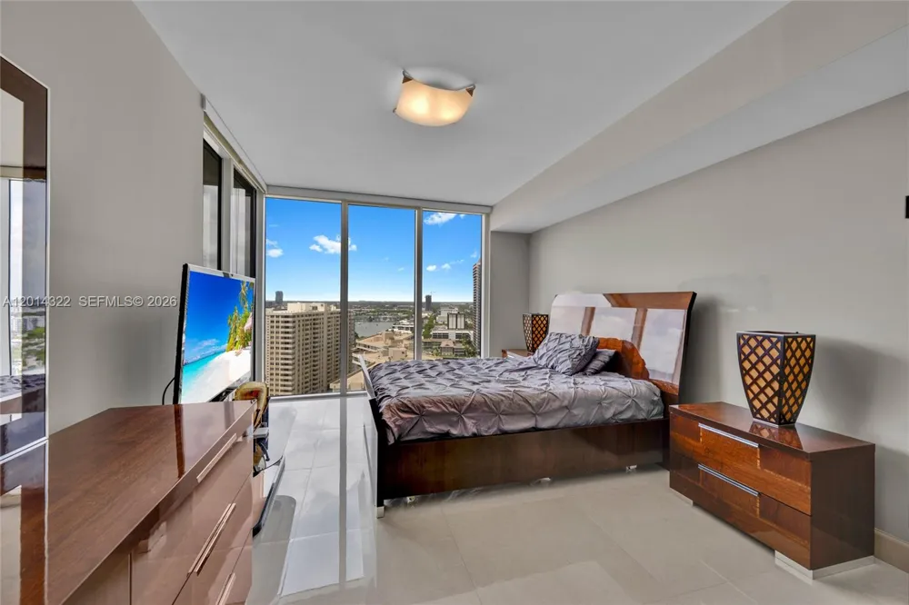1800 S Ocean Dr #2007 Hallandale Beach, FL 33009