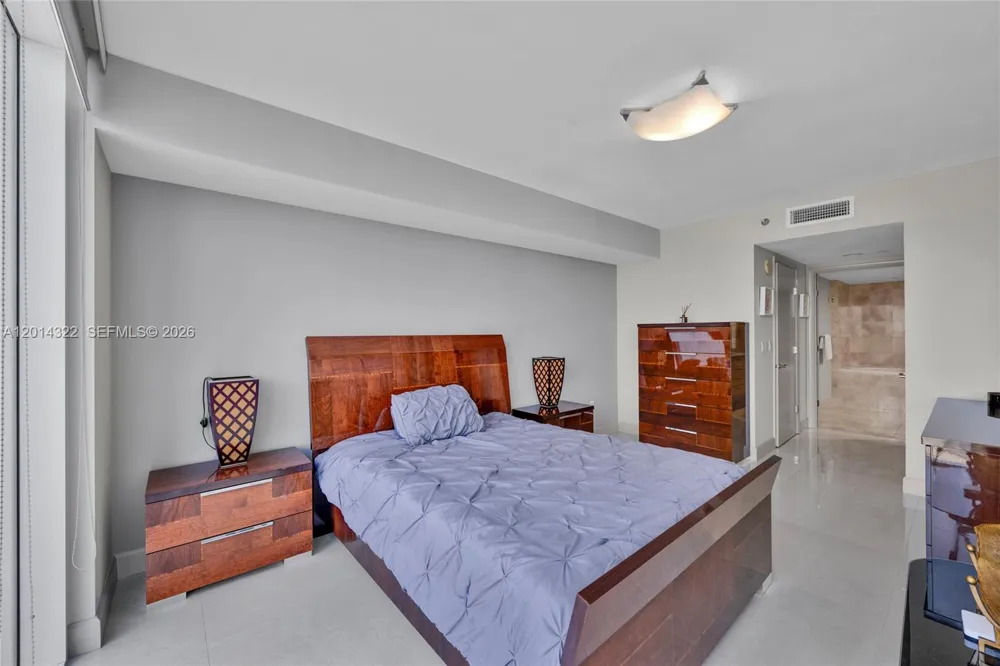 1800 S Ocean Dr #2007 Hallandale Beach, FL 33009