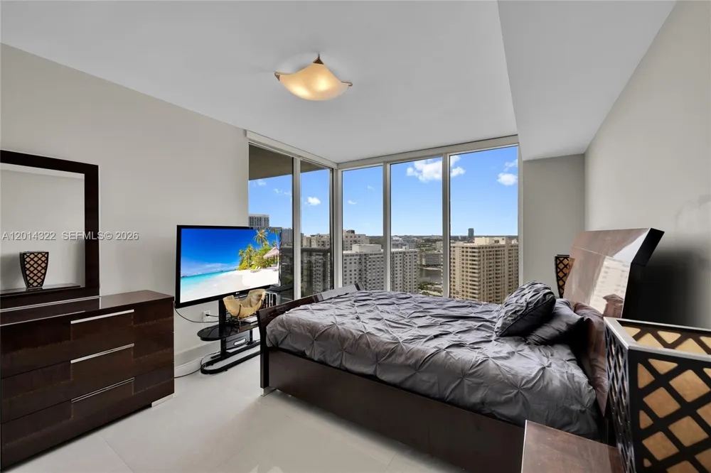 1800 S Ocean Dr #2007 Hallandale Beach, FL 33009
