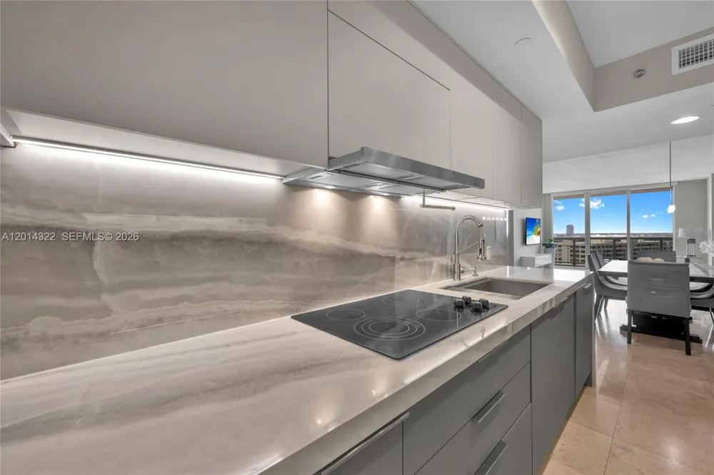 1800 S Ocean Dr #2007 Hallandale Beach, FL 33009