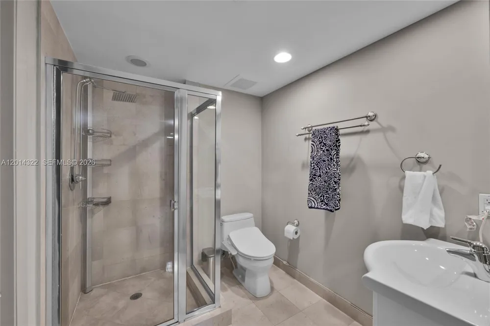 1800 S Ocean Dr #2007 Hallandale Beach, FL 33009