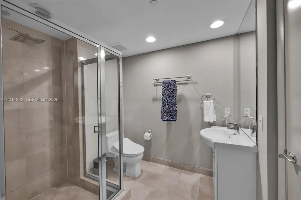 1800 S Ocean Dr #2007 Hallandale Beach, FL 33009