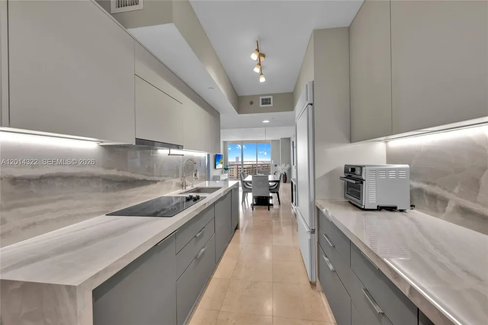 1800 S Ocean Dr #2007 Hallandale Beach, FL 33009