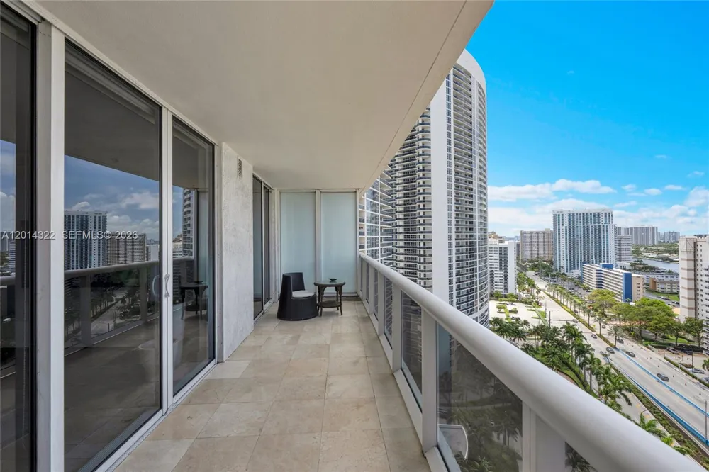 1800 S Ocean Dr #2007 Hallandale Beach, FL 33009
