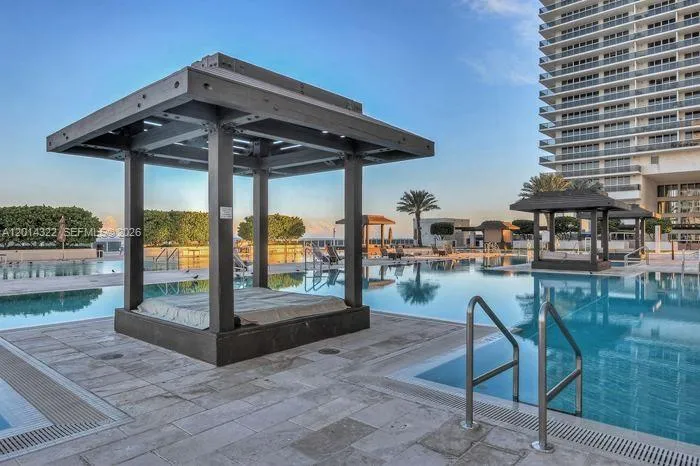 1800 S Ocean Dr #2007 Hallandale Beach, FL 33009