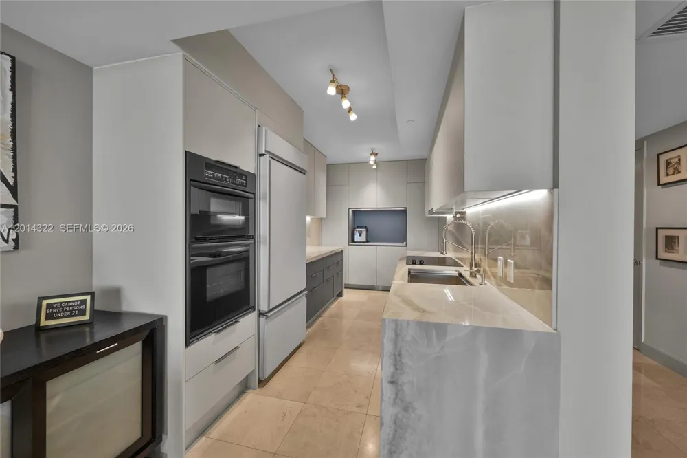 1800 S Ocean Dr #2007 Hallandale Beach, FL 33009