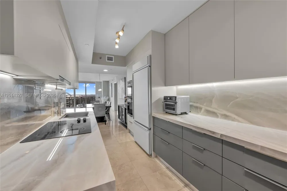 1800 S Ocean Dr #2007 Hallandale Beach, FL 33009