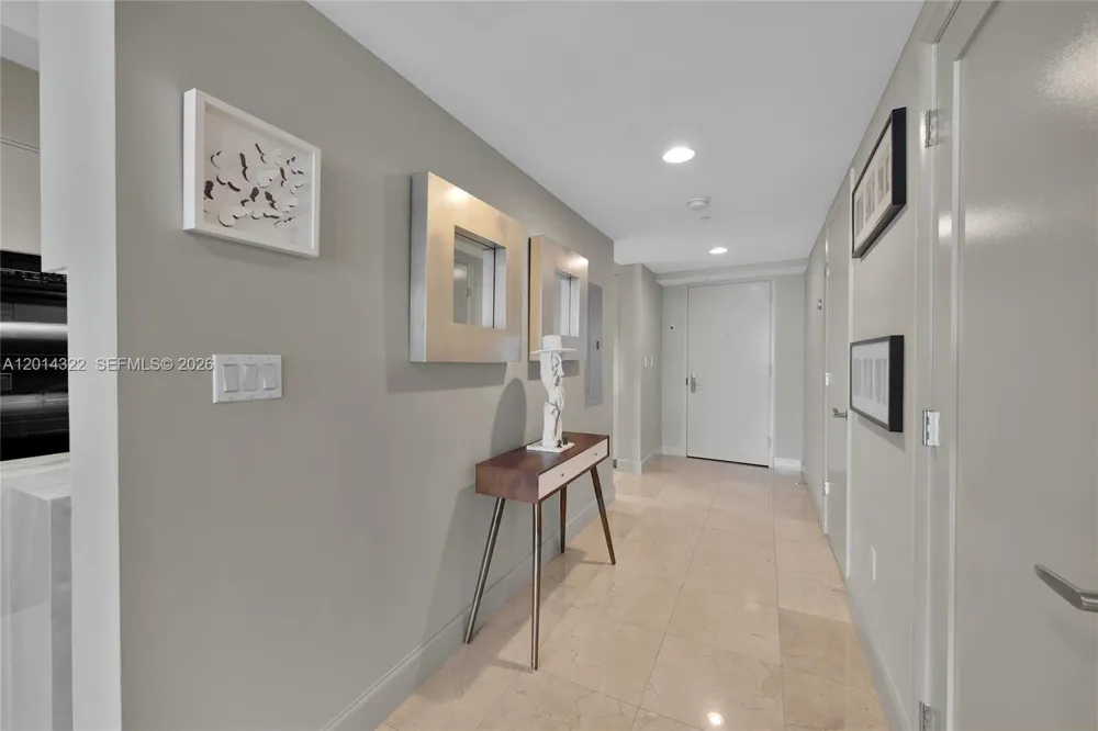 1800 S Ocean Dr #2007 Hallandale Beach, FL 33009