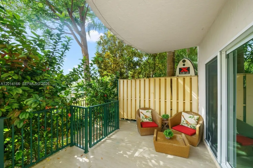 232 Sea View Dr #108 Key Biscayne, FL 33149