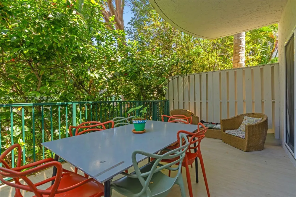 232 Sea View Dr #108 Key Biscayne, FL 33149